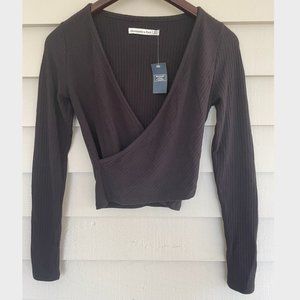 Abercrombie Ribbed Criss Cross Long Sleeve Crop Top